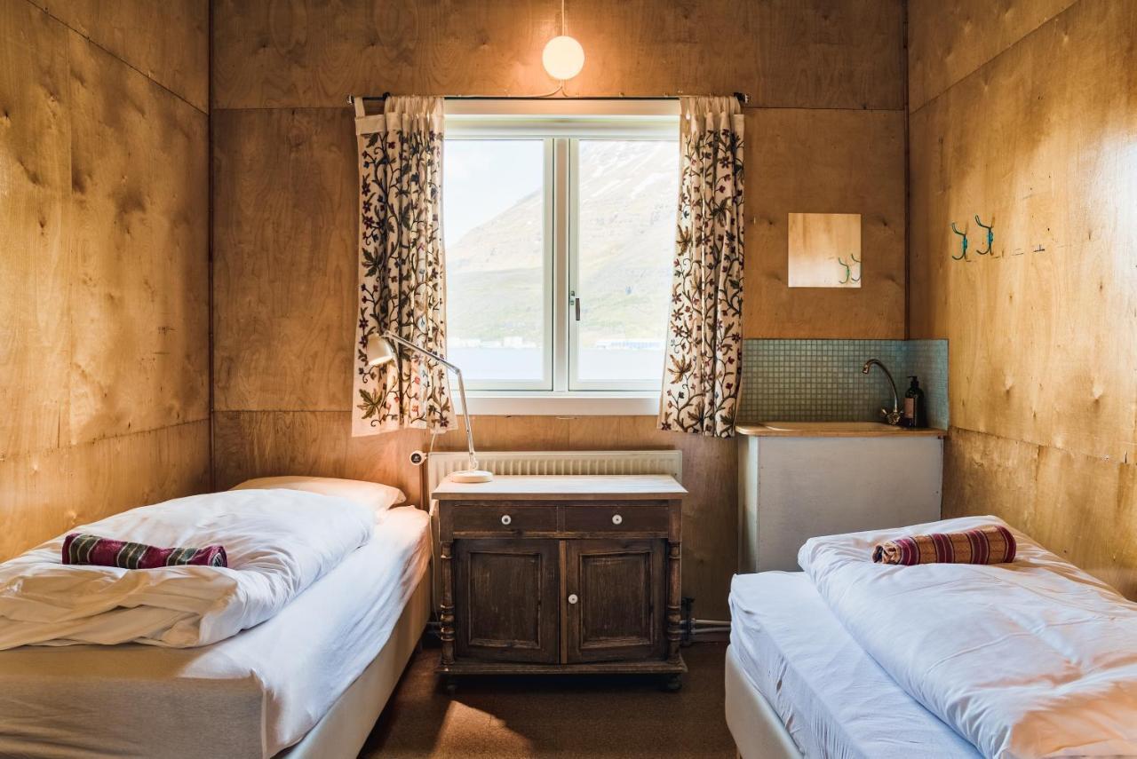 Hafaldan Hi Hostel - Harbour Building Seydisfjordur Екстер'єр фото